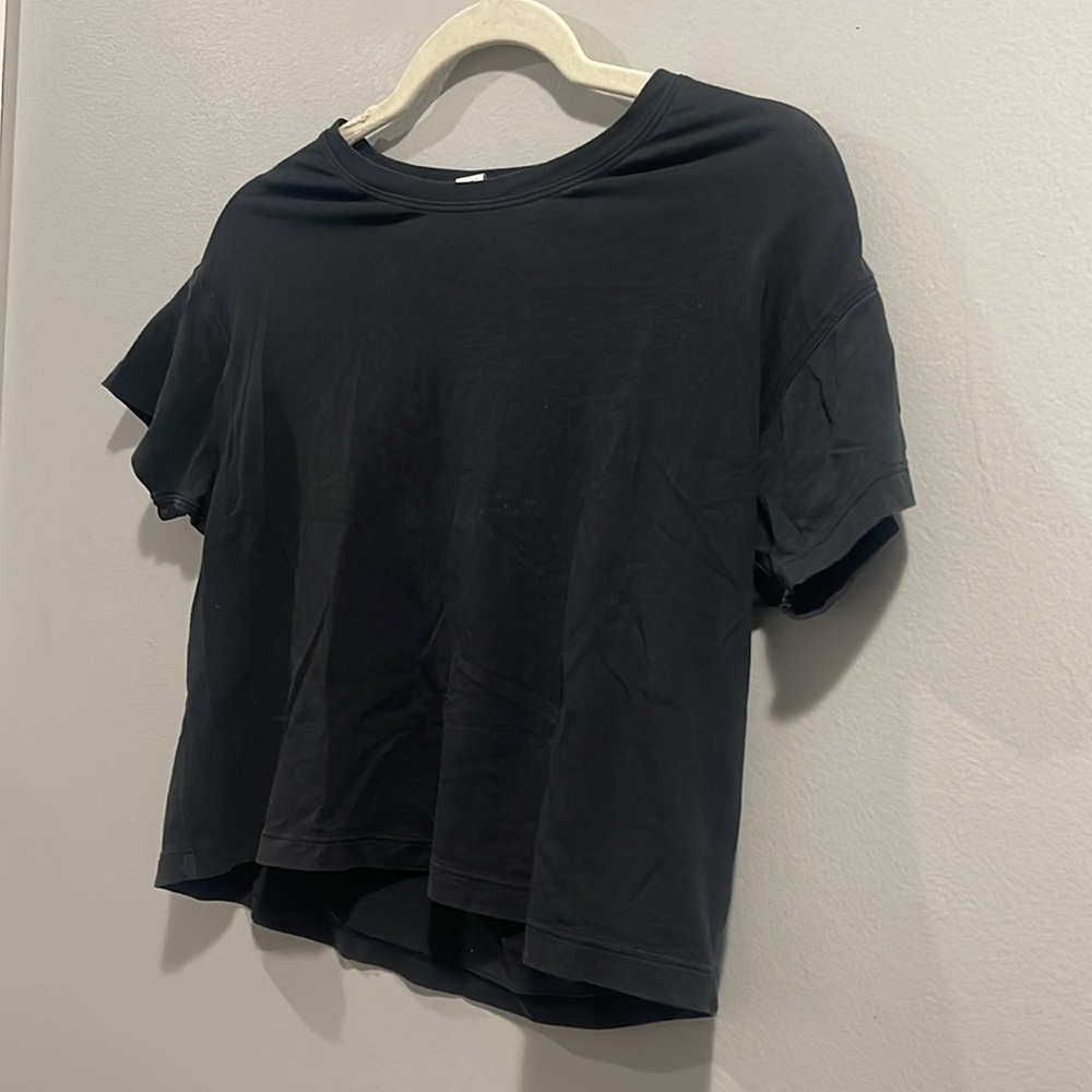 Lululemon Solid Black Basic Workout Top Sz 2 - image 2